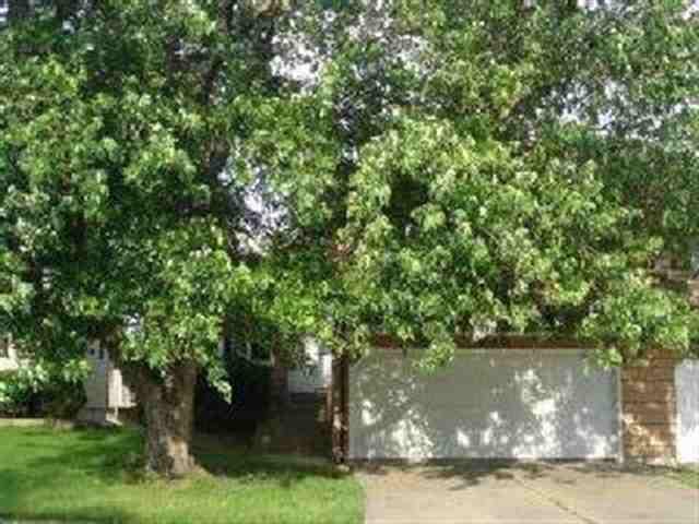 1305 Cadwell Dr., Bloomington, IL 61704