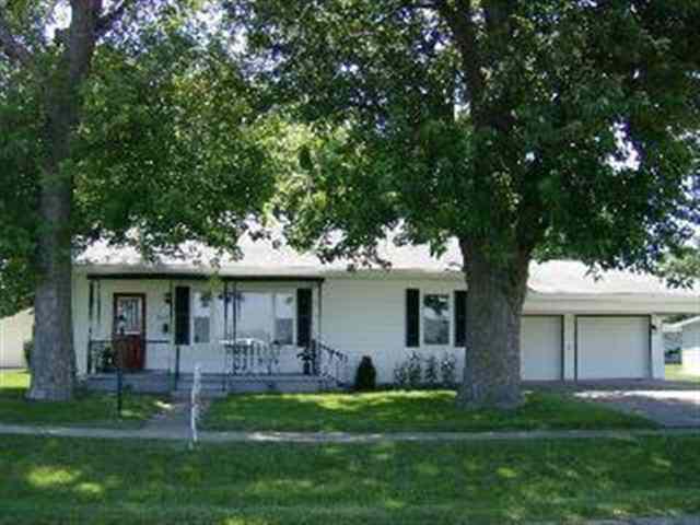 919 Cain St, Clinton, IL 61727
