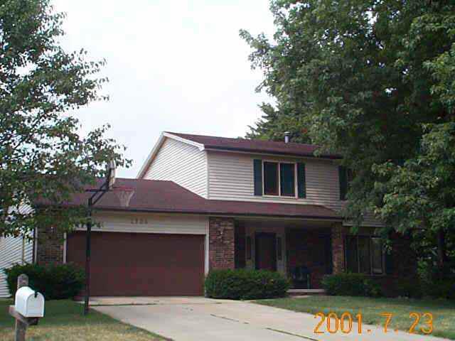 2904 Grandview Dr., Bloomington, IL 61704