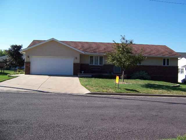 405 W Second St., Mackinaw, IL 61755