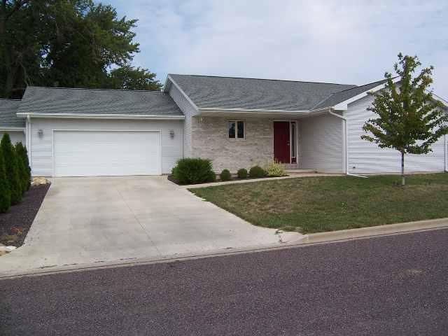 2 Thomas Ct., Mackinaw, IL 61755