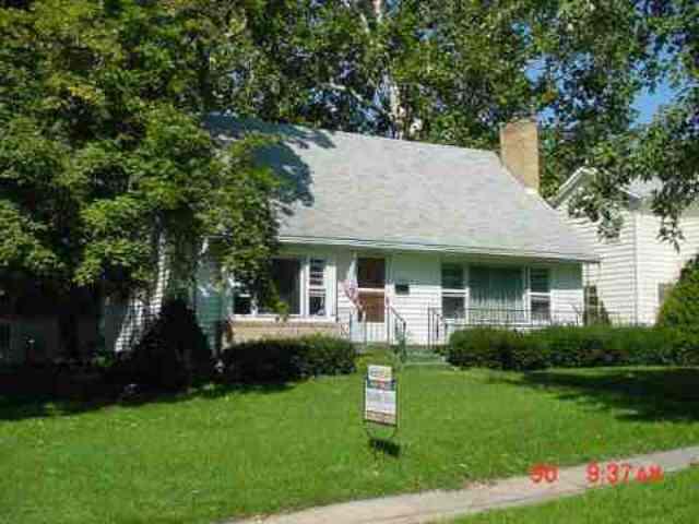102 N Adams, El Paso, IL 61732