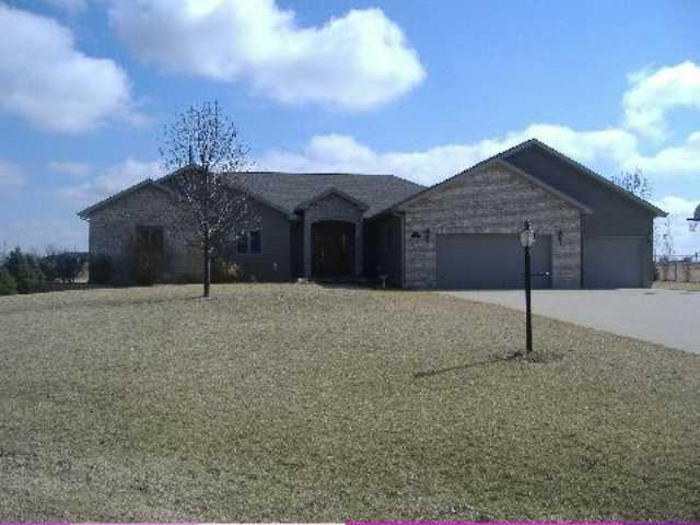 5096 Birch Dr., Clinton, IL 61727