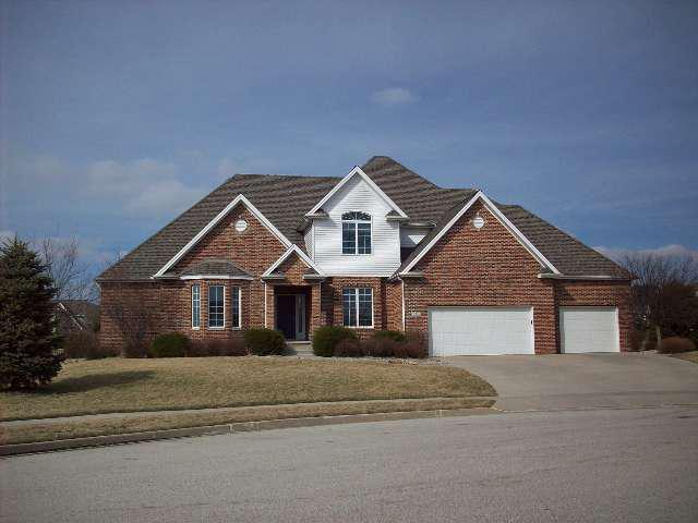 6 Weaver Ct., Bloomington, IL 61704