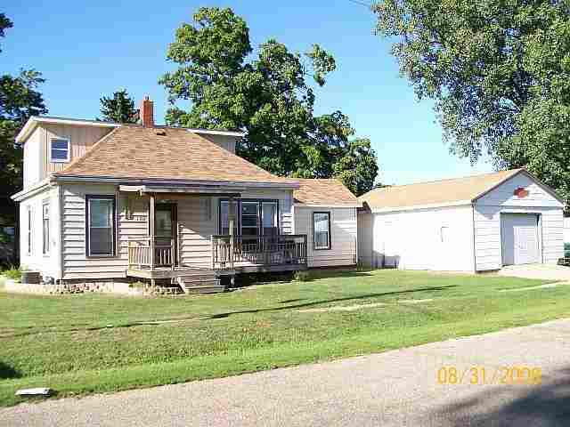 102 Nickols, Secor, IL 61771