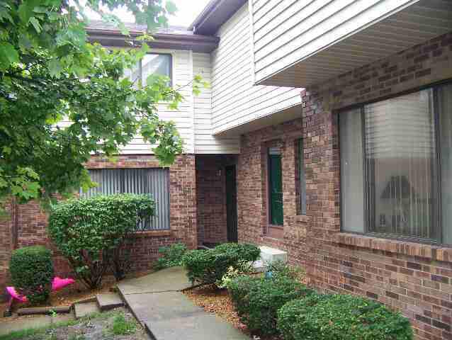 1405 E Vernon, #20, Normal, IL 61761