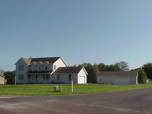 8 Bradford, Mackinaw, IL 61755