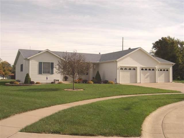 105 Dove Ct., Hudson, IL 61748