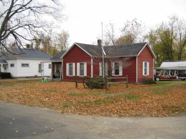 217 N Alexander, Kenney, IL 61749