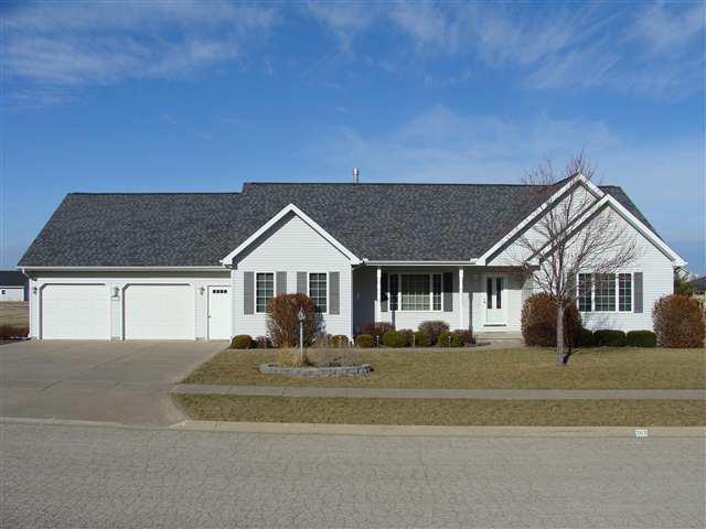 303 E Eighth, El Paso, IL 61738