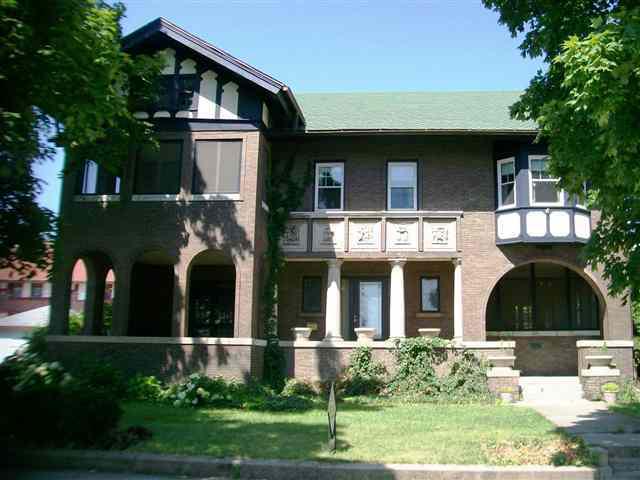 321 N Center, Clinton, IL 61727