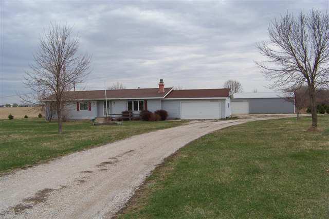 1664 700th Ave., Lincoln, IL 62656