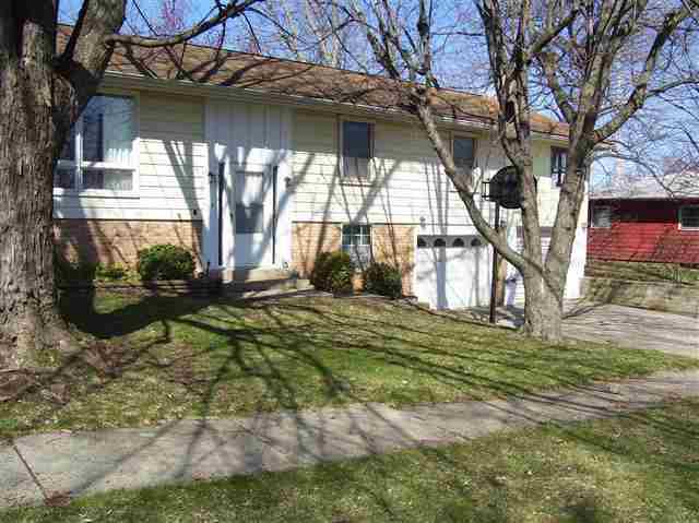 1503 Julie Dr., Bloomington, IL 61701