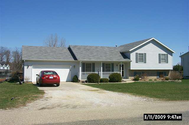 19452 Nottingham Dr., Bloomington, IL 61704