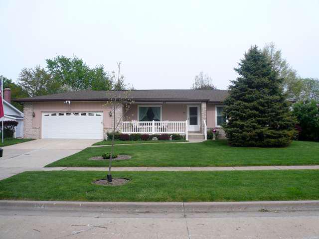 1221 Nicki, Bloomington, IL 61704