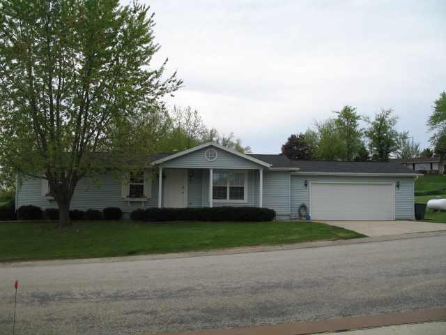 3384 Hilltop Dr., Clinton, IL 61727