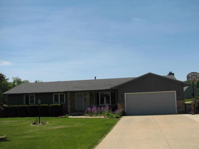 8256 Idlewood Dr., Bloomington, IL 61705