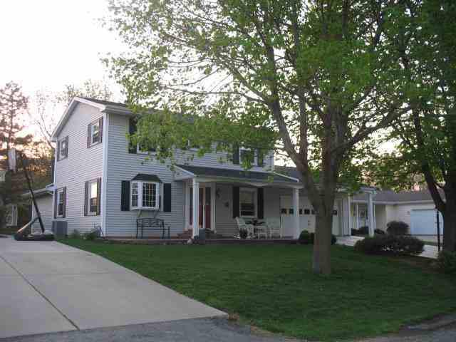 403 Cedar Dr., Clinton, IL 61727
