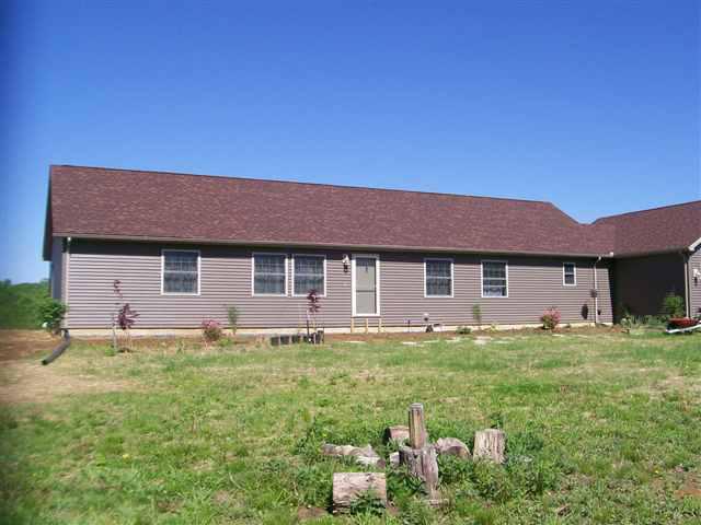 9445 State Highway 48, Farmer City, IL 61727