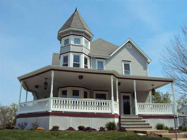 824 N Center St., Clinton, IL 61727