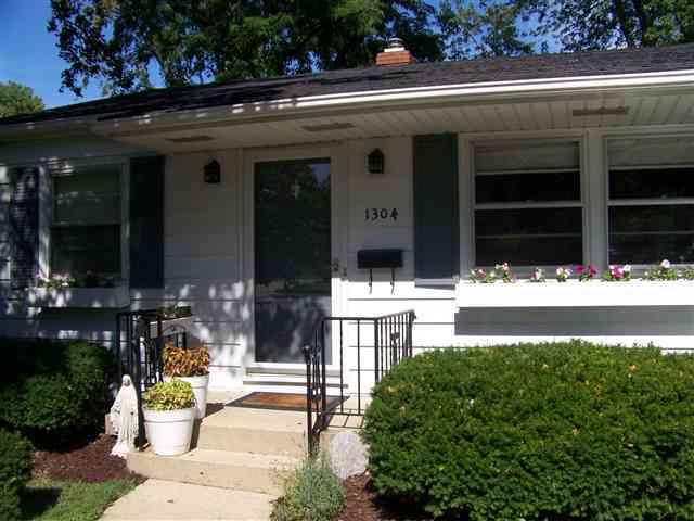 1304 S Linden, Normal, IL 61761