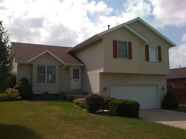 42 Holder Way, Bloomington, IL 61704