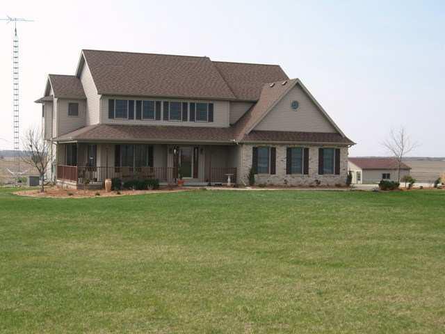 12774 Honeytree Rd., Clinton, IL 61727