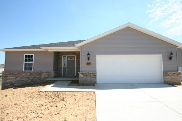 508 Coventry Ln., Mackinaw, IL 61755