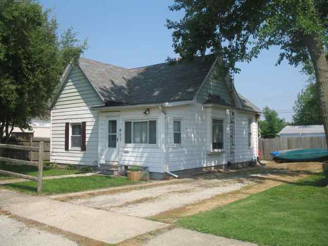 607 W Washington St., Clinton, IL 61727