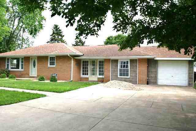 105 E Second St., Mackinaw, IL 61755