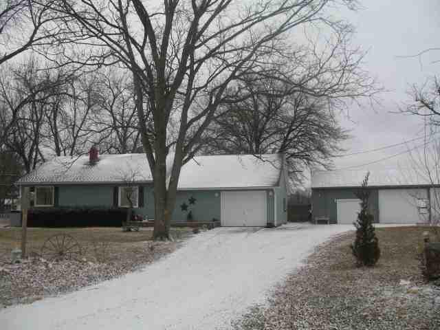 3809 Brush College Rd., Clinton, IL 61727