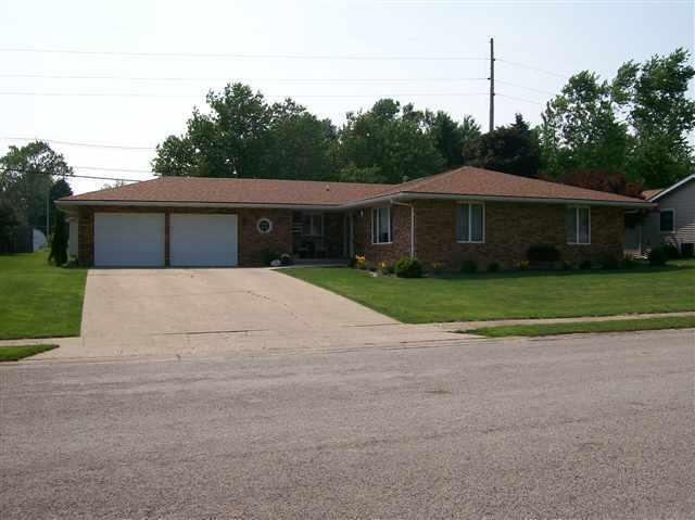 509 Cedar Dr., Clinton, IL 61727