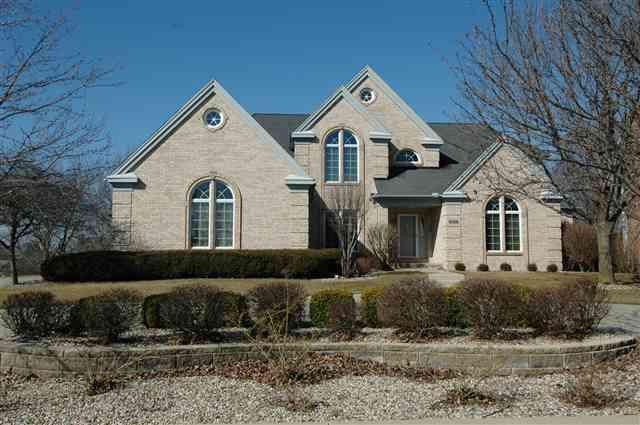 2002 Crimson Ln., Bloomington, IL 61704