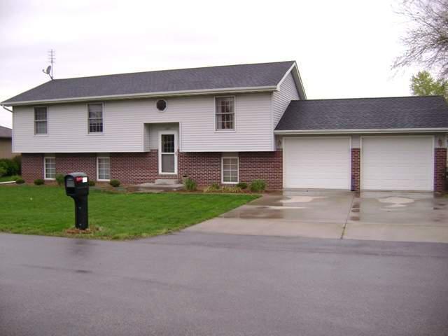 607 Thomas Dr., Heyworth, IL 61745
