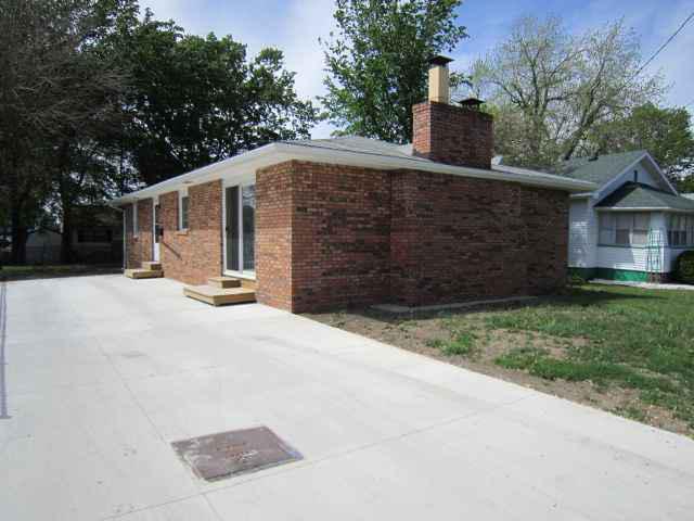 417 S Walnut, Clinton, IL 61727
