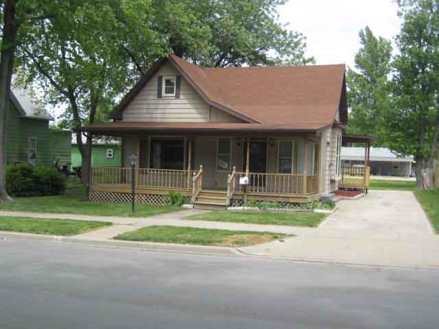 709 E Washington St., Clinton, IL 61727