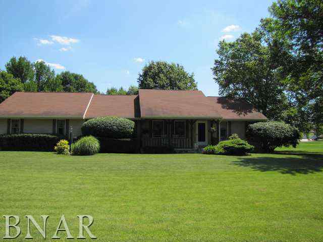 311 Blue Jay Dr., Leroy, IL 61752
