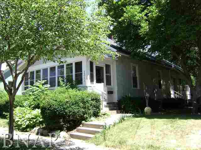 1311 N Oak St., Bloomington, IL 61701