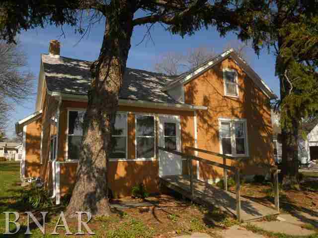 206 W First St., Gridley, IL 61744