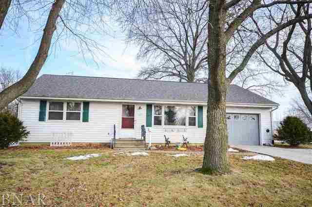 1112 John, Normal, IL 61761