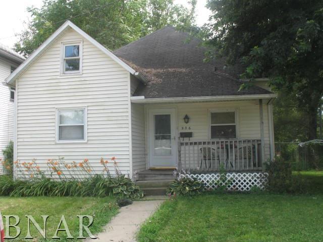 906 E Johnson St., Clinton, IL 61727