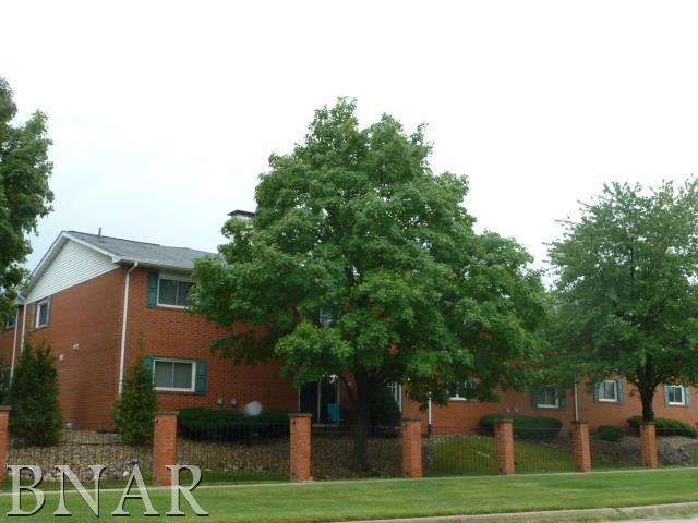 14 Canterbury Ct. #6, Bloomington, IL 61701