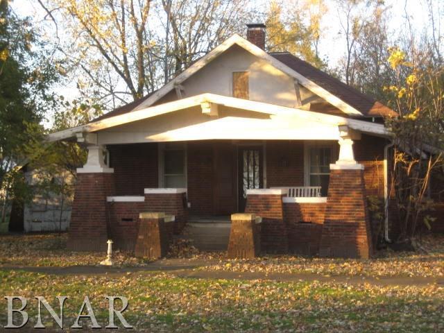617 W Washington St., Clinton, IL 61727