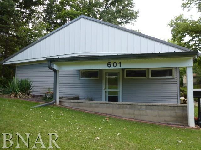 601 W Clay, Clinton, IL 61727