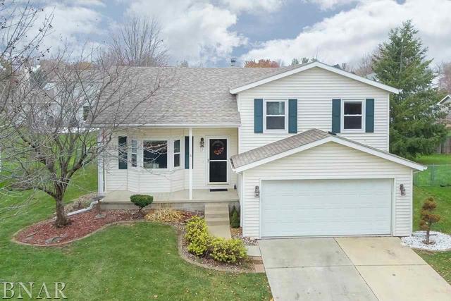 7 Holder Way, Bloomington, IL 61704
