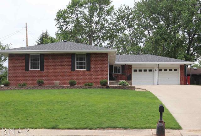 71 Hillcrest, Clinton, IL 61727