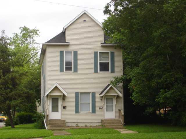 1002 E Grove St., Bloomington, IL 61701