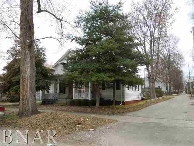 1007 N Prairie St., Bloomington, IL 61701