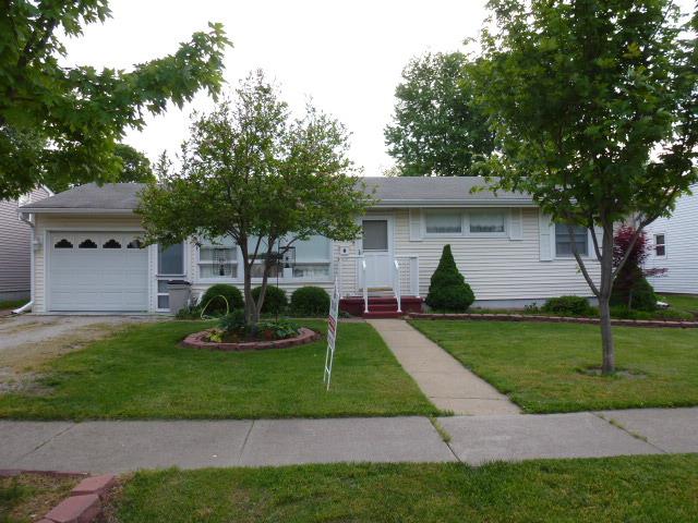 207 Portland Pl., Clinton, IL 61727