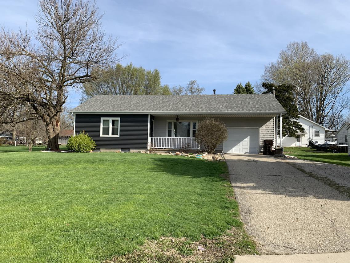 101 S Fairview Pl., Clinton, IL 61727